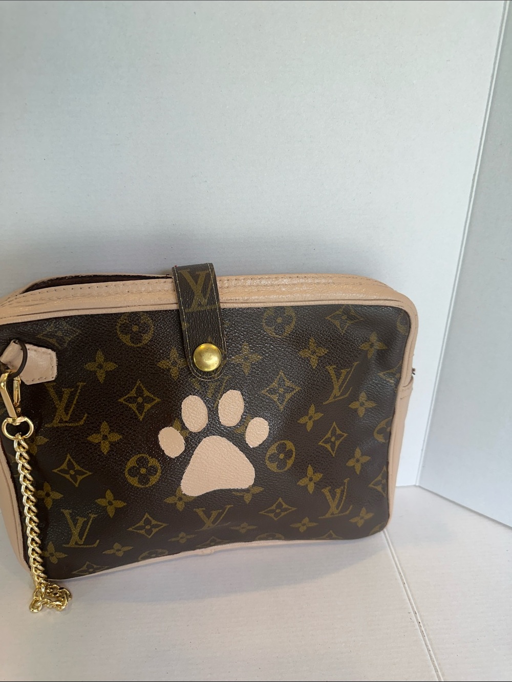 Louis Vuitton Monogram Clutch 
10”x 8” x 2”
Date Code not visible